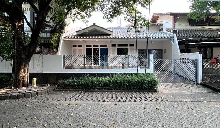 For Sale: House in Pondok Indah Favorite Area, Very Comfortable Location Shady Wide Road Near Park