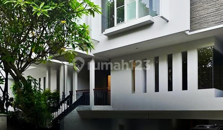 DIJUAL BRAWIJAYA KEBAYORAN BARU RUMAH DALAM KOMPLEK SIAP HUNI