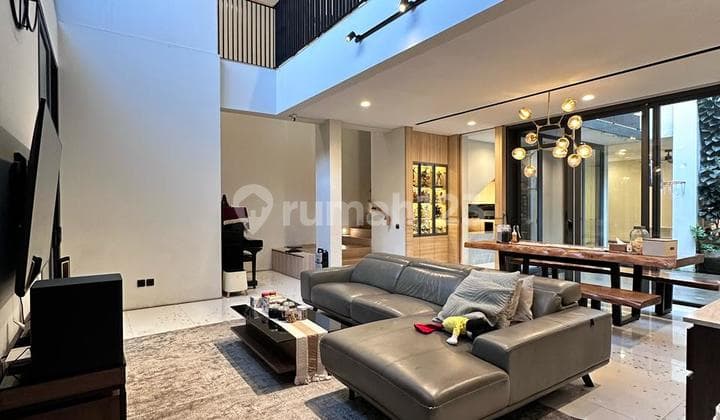 FOR SALE GADING SERPONG SUMMARECON DALAM KOMPLEK POSISI HOEK FULLY FURNISHED SIAP HUNI BANGUNAN BARU