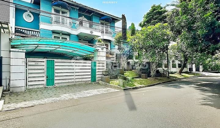 FOR SALE PONDOK INDAH PRIME AREA, ROW JALAN LEBAR ONE GATE SYSTEM SECURITY 24 JAM AREA FAVORITE