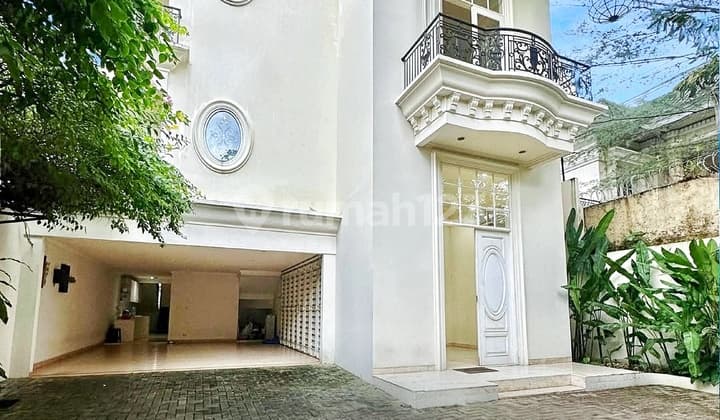 Dijual atau Disewakan Kemang Dalam Modern Classic Houseun Furnished Exclusive Area Siap Huni