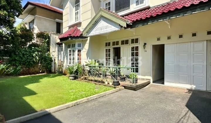 FOR SALE SENOPATI AREA KEBAYORAN BARU WELL-MAINTAINED HOUSE ROW WIDE STREET EASY ACCESS