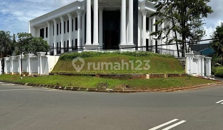 VILLA IN PONDOK INDAH 12 BILLION BRAND NEW HOUSE EUROPEAN MODERN CLASSIC PRIME AREA, NEAR GOLF HILLS