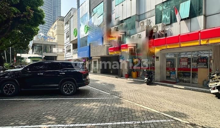 DIJUAL RUKO GANDENG KEBAYORAN BARU RUKO 4 LANTAI LOKASI PRIME KOMERSIL AREA COCOK UNTUK CAFE KLINIK KECANTIKAN & KANTOR