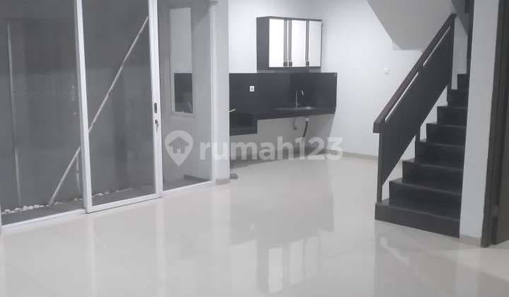 Rumah Siap Huni Di Cluster Sayap Setrasari , Gegerkalong Ref.04395