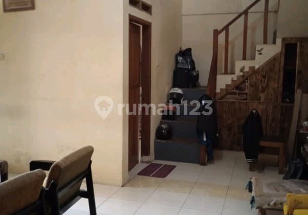 Rumah 2 Lantai di Komplek Margahayu Raya Ref.05393