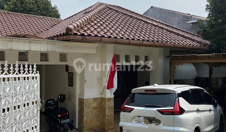 Turun Harga!! Rumah Terawat Hanya Hitung Tanah di Taman Radio Dalam Kebayoran Jaksel