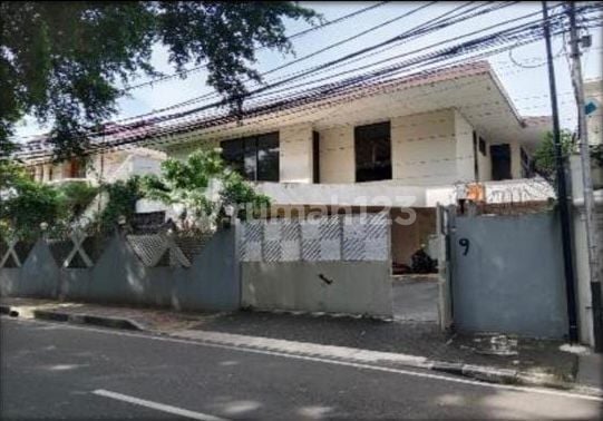 Rumah lama terawat siap huni Jl jambu Gondangdia Jakpus