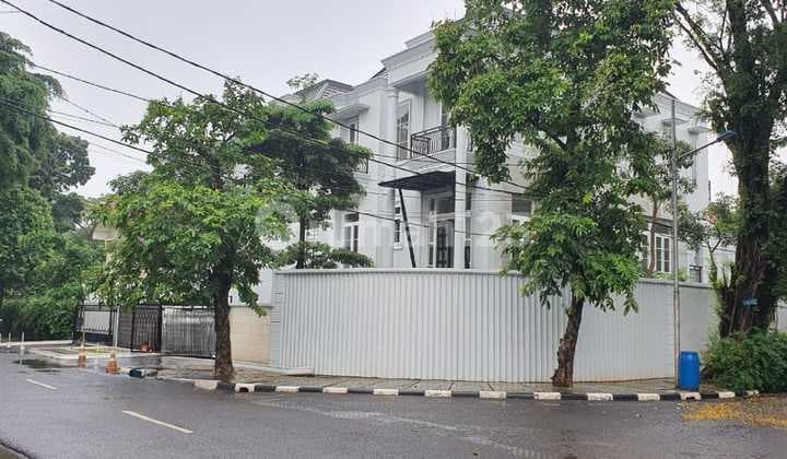 Jarang Ada! Rumah Brandnew Brawijaya Kebayoran Jaksel