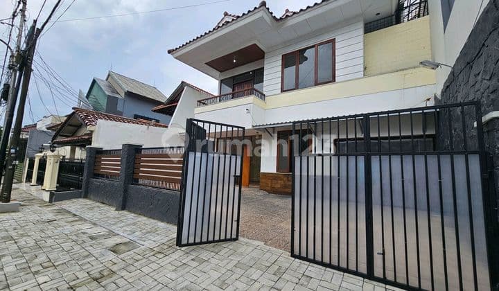 Rumah Dekat Senayan Cocok Kantor & Hunian Jaksel