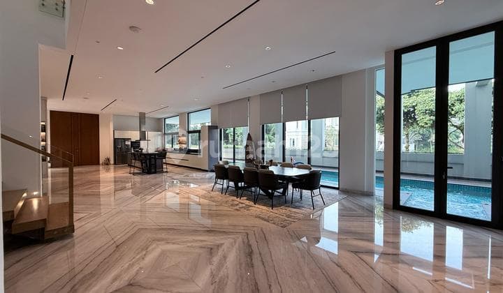 Rumah Mewah Full Furnished Ada Swimpool Telaga Golf Bsd City