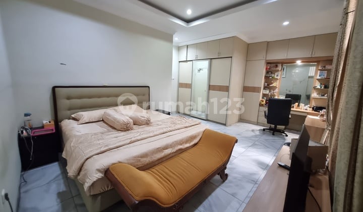 Rumah Cantik Manis Lokasi Strategis Kebon Jeruk Jakarta Barat