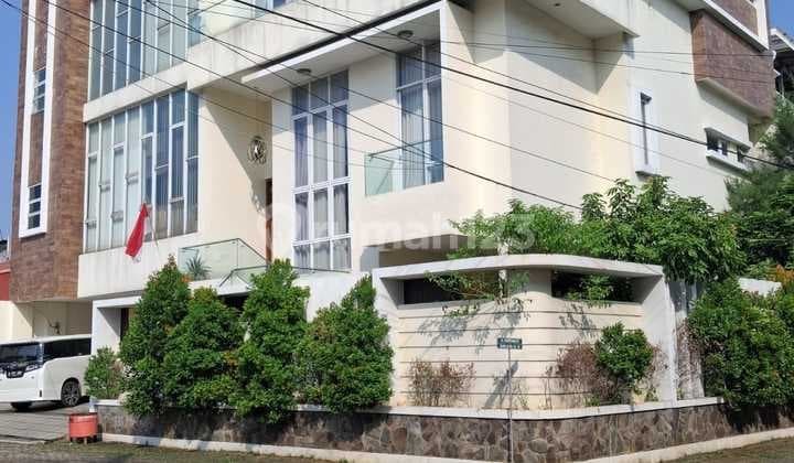 Luxury House, Swimming Pool, in Strategic Location Citra Garden 2, Kalideres *0070-CHR*