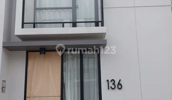 House for sale in Cendana Essence West 1, Lippo Karawaci, Tangerang.