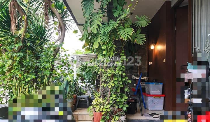 Modern House in Premium Cluster Bintaro Jaya