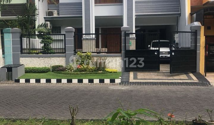 For Sale Super Well-Maintained House in Babatan Pratama, Wiyung