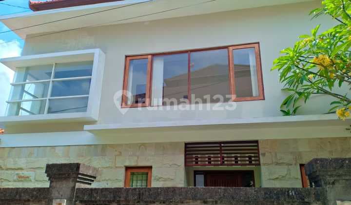 Villa 4 Bed Rooms Sangat Murah di Seminyak Bali