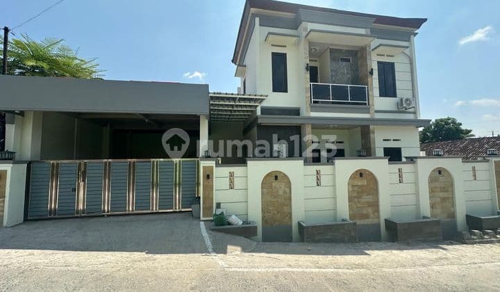 Rumah Bagus Furnished 2 Lantai Di Kartasura Solo