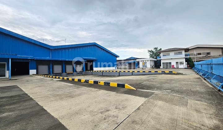 Gudang Siap Pakai Rapih dan Bersih di Kawasan Delta Silicone 2