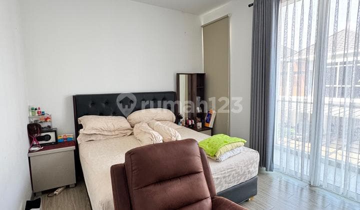 Rumah Uk 8X15 Dua Lantai Rapi Terawat Ada 4+1 Kamar Tidur di Cluster Riviera Metland Puri Tangerang Hub Thanty 0811108xxxx