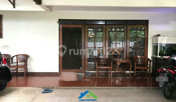 Spacious House Great Price Favorite Location Kebayoran Baru, Jakarta