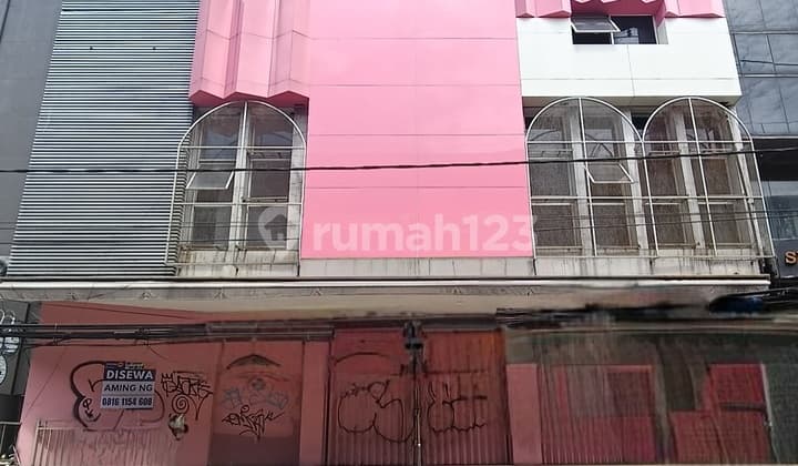 Ruko 3 Gandeng Usaha 5 Lantai Fasilitas Lift Orang Parkir Outdoor& Parkir Basement Disewakan Panglima Polim Kebayoran Baru Jakarta Selatan Ruko di Jl. Panglima Polim III No.3A, Melawai, Kebayoran Baru, Kota Jakarta Selatan, DKI Jakarta, Indonesia, 12160,