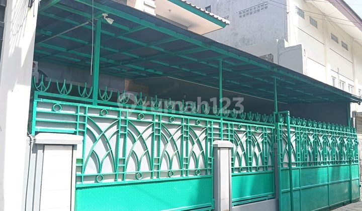 Rumah Minimalis Rapih dan Terawat Full Furnished 2 Lantai Row Jalan 1,5 Mobil Dijual Cideng Gambir Jakarta Pusat Rumah Bagus SHM di Jakarta Pusat, Jl. Gambir, Gambir, Gambir, Kota Jakarta Pusat, Dki Jakarta, Indonesia, 10110, Cideng