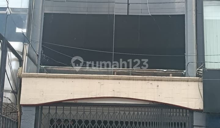 Ruko Usaha Rapih 2,5 Lantai Row Jalan 4 Mobil Lokasi Strategis Disewakan Jalan Fatmawati Raya Cilandak Barat Jakarta Selatan