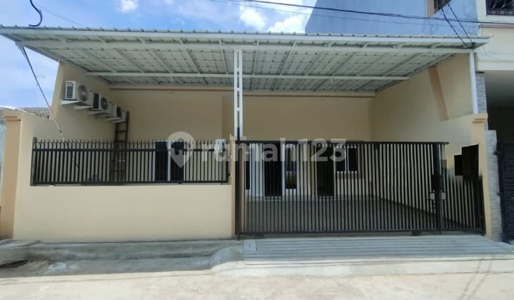 Rumah Minimalis Bagus Bangunan Baru 2 Tahun Row Jalan 2 Mobil Atap Baja Ringan Ceiling 4 Meter Bebas Banjir Disewakan Sunter Jakarta Utara