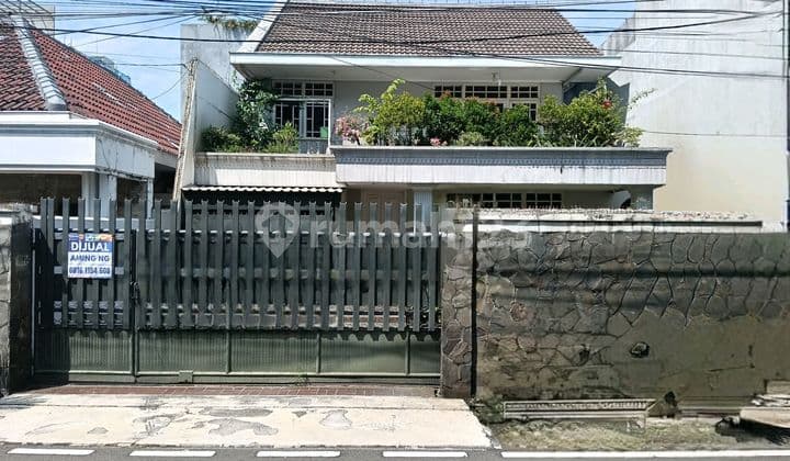 Large 2-Story Semi-Furnished Row House with 2.5 Car Road, Prime Location on Jalan Kesehatan, Petojo Selatan, Central Jakarta
