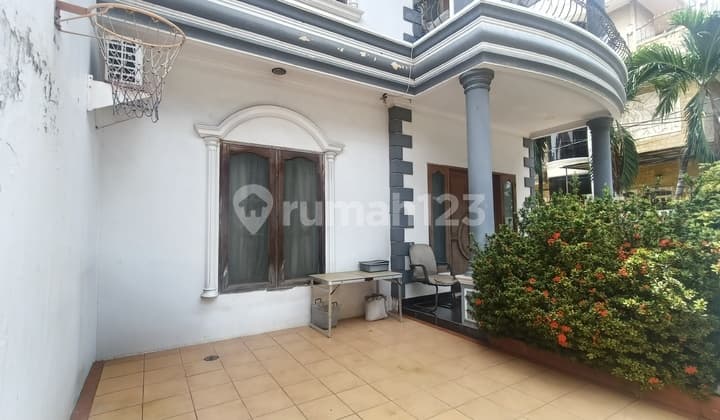 Rumah Hoek Rapih 2 Lantai Row Jalan 2,5 Mobil Full Furnished Dijual Lokasi Bagus Sunter Jakarta Utara