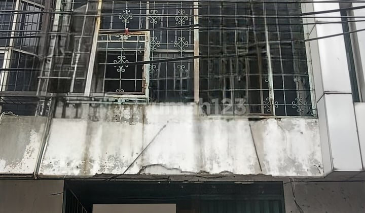3.5-Story Commercial Row House, 3-Car Street Front, For Sale, Strategic Location, Gunung Sahari, Central Jakarta