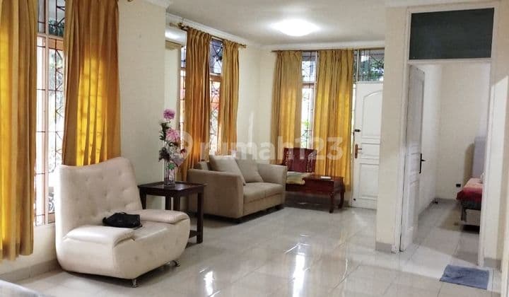 Feif. Rumah Disewakan Semi Furnished di Cluster Cosmo Lippo Cikarang