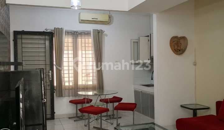 Feje. Rumah Disewakan di Cluster Ivory Lippo Cikarang