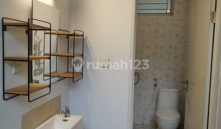 Eidi. Rumah Disewakan di Meadow Green Lippo Cikarang