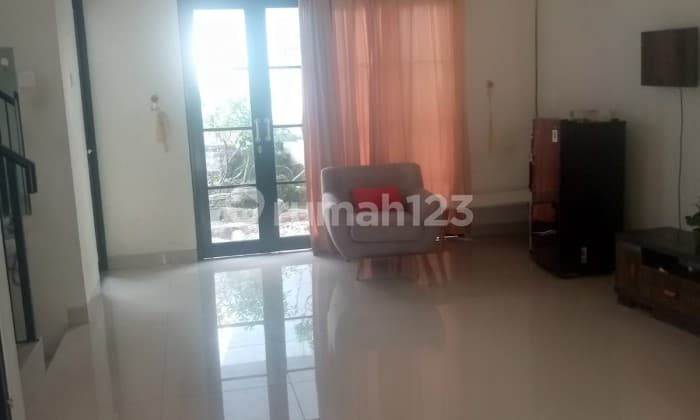 Fdfi. Rumah Disewakan Fully Furnished di Cluster Cosmo Lippo Cikarang