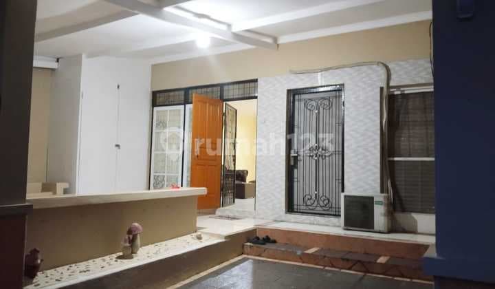 Efhh. Rumah Dijual di Meadow Green Lippo Cikarang