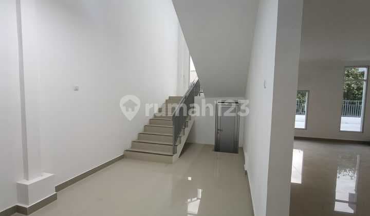 Fbgh. Gudang disewakan di Delta Silicon Lippo Cikarang