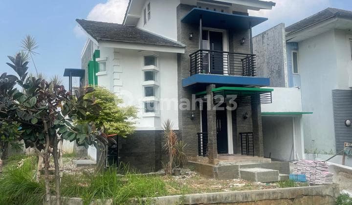Ffjc. Disewakan Rumah Posisi Hook di Calgary Deltamas