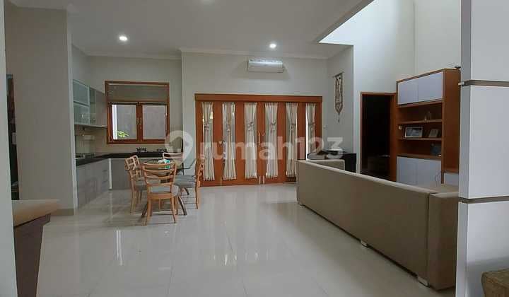 2-Storey Ready-to-Occupy Home in a Comfortable and Green Housing Complex