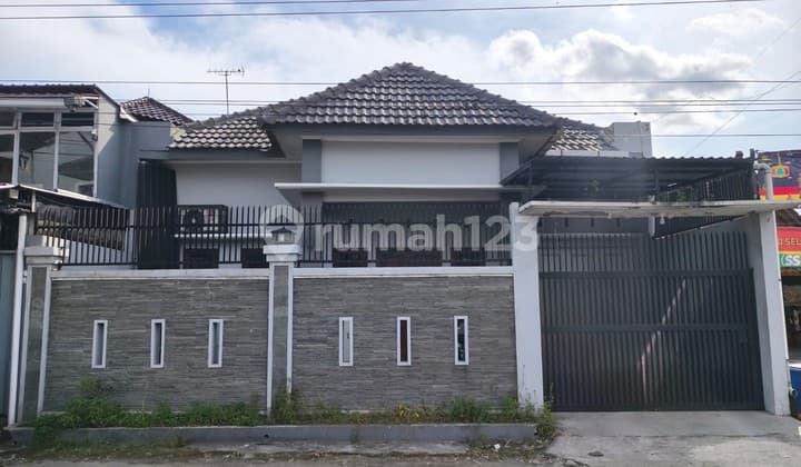 Ruamah Semi furnish Dekat Kampus UNISA Dijalan Jambon, Gamping