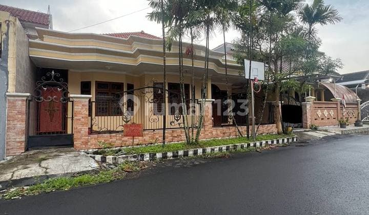 Rumah Akses Lokasi Mudah Dekat Suhat di Bunga Bunga Lowokwaru Malang