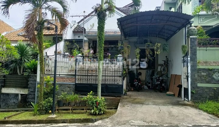 Dijual Rumah Terawat di Puncak Dieng Malang