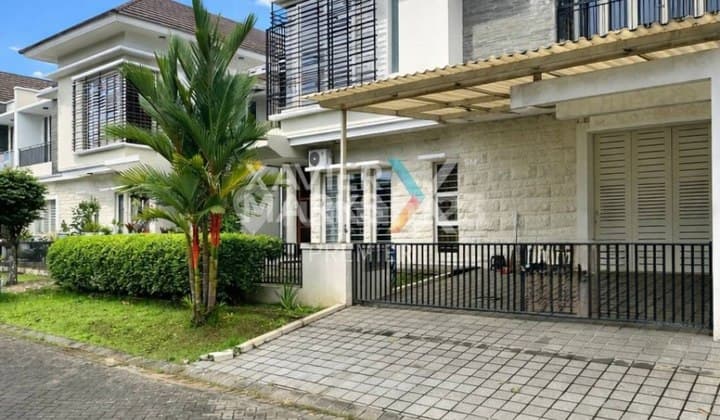 Dijual Rumah One Gate System di Greenwood Golf Araya Malang