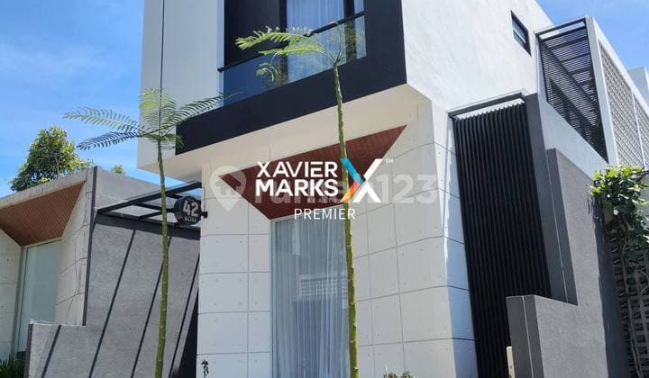 Dijual Villa Kingspark Furnish With Pool Dekat Wisata di Batu