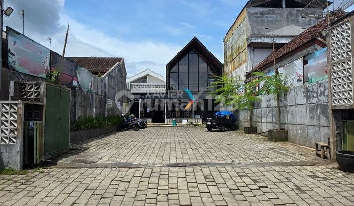 Active Business Space on a Large Land Plot Near the Main Road in Kepanjen, Malang
