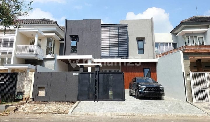 Modern Semi-Furnished Good House in Araya Golf Malang