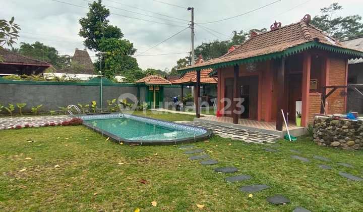 Rumah Joglo Konsep Etnik + Kolam Renang