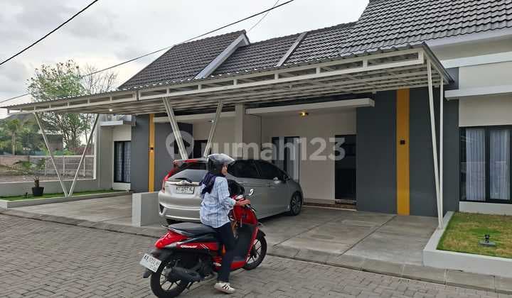 Rumah Baru Siap Huni Full Furniture Di Purwomartani