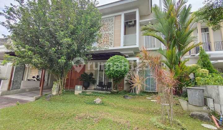 RUMAH MEWAH DEKAT KAMPUS UGM DAN UII.DI JALAN KALIURANG KM 8